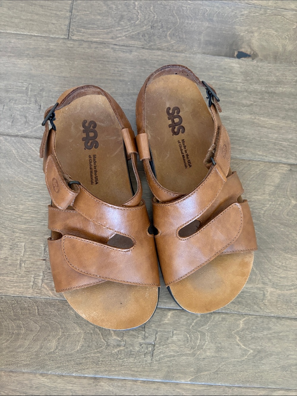 SAS Huggy Leather Adjustable Strap Sandals Size 8 Wide